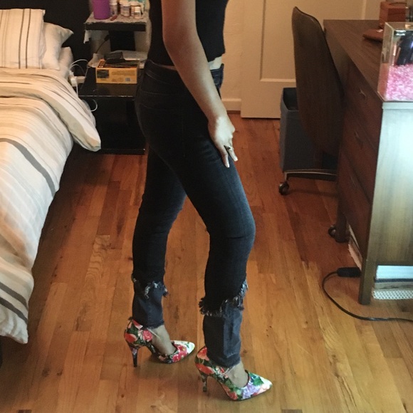 R13 - Picture 2 of 8